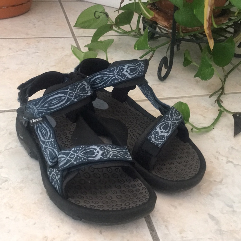 Teva Hurricane